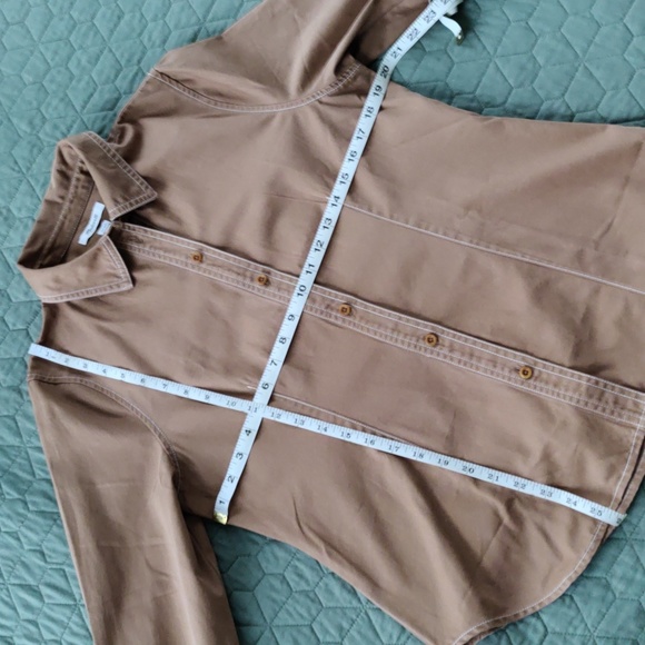 Darted Button-Up Shirt in (Re)generative Chino - Picture 12 of 13